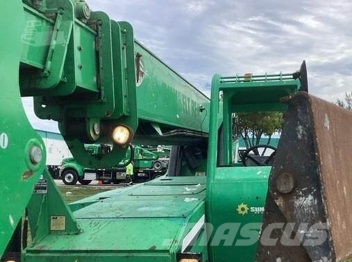 SkyTrak 10054 伸縮臂操作車