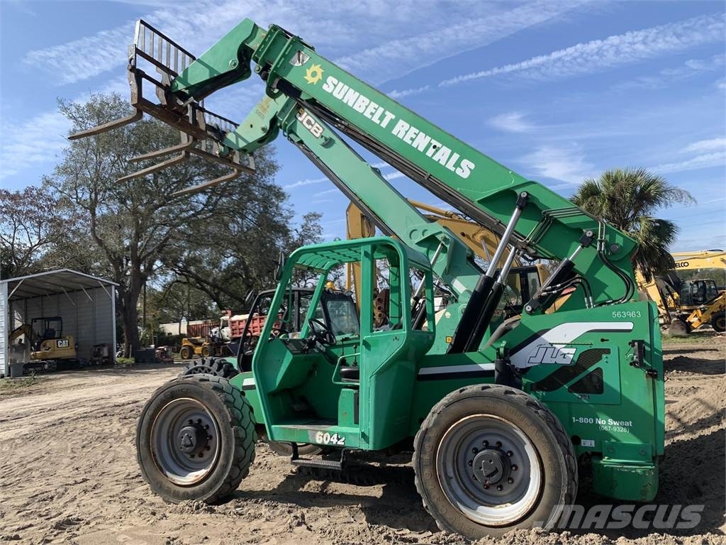 SkyTrak 6042 Telescopic handlers