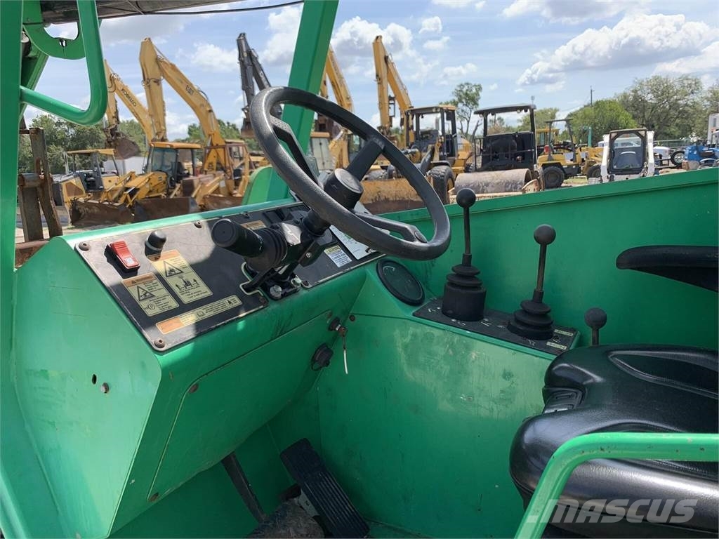 SkyTrak 6042 Telescopic handlers