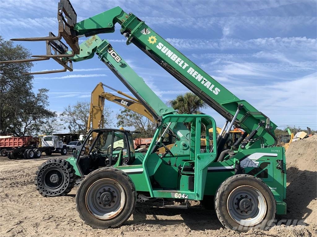 SkyTrak 6042 Telescopic handlers