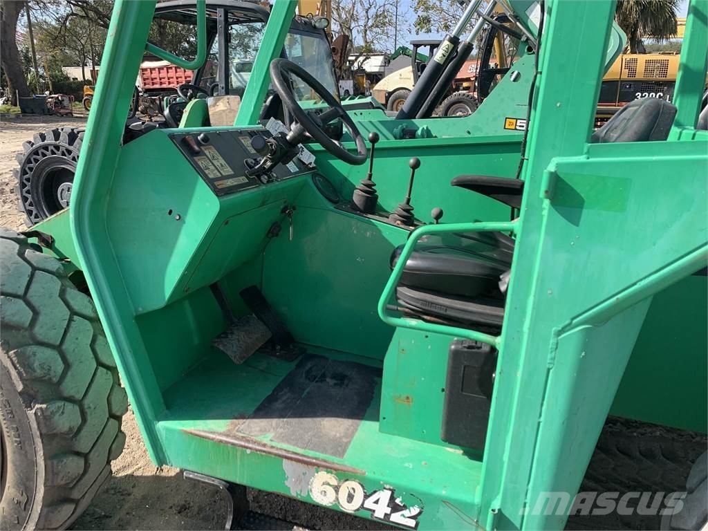 SkyTrak 6042 Telescopic handlers