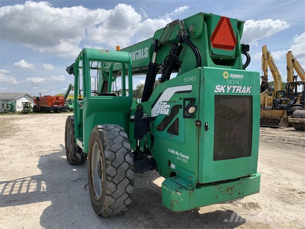 SkyTrak 6042 Telescopic handlers