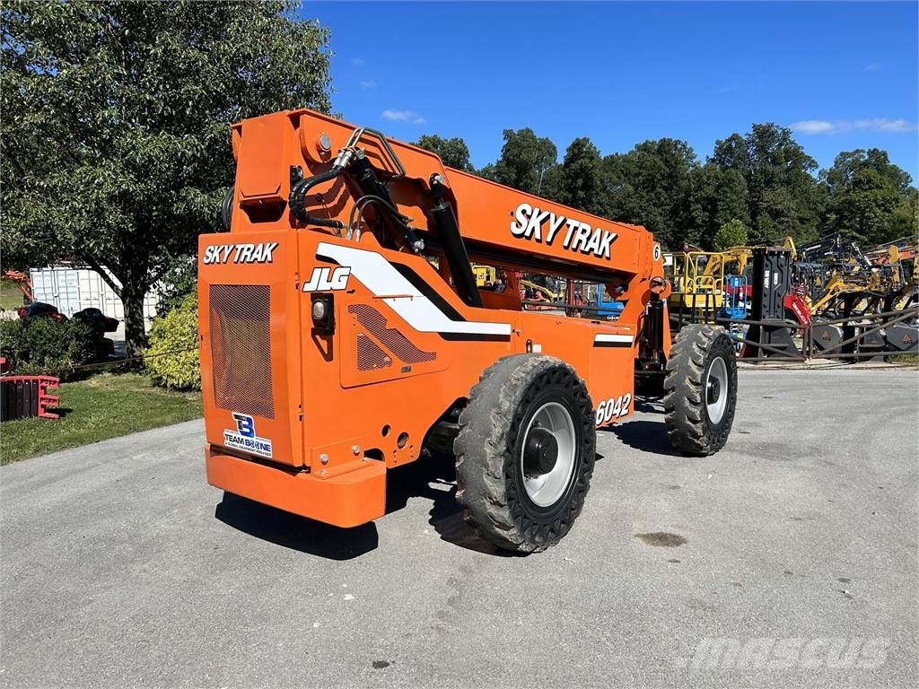 SkyTrak 6042 Telescopic handlers