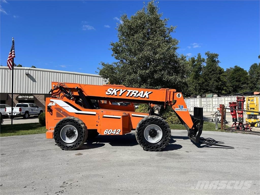 SkyTrak 6042 Telescopic handlers