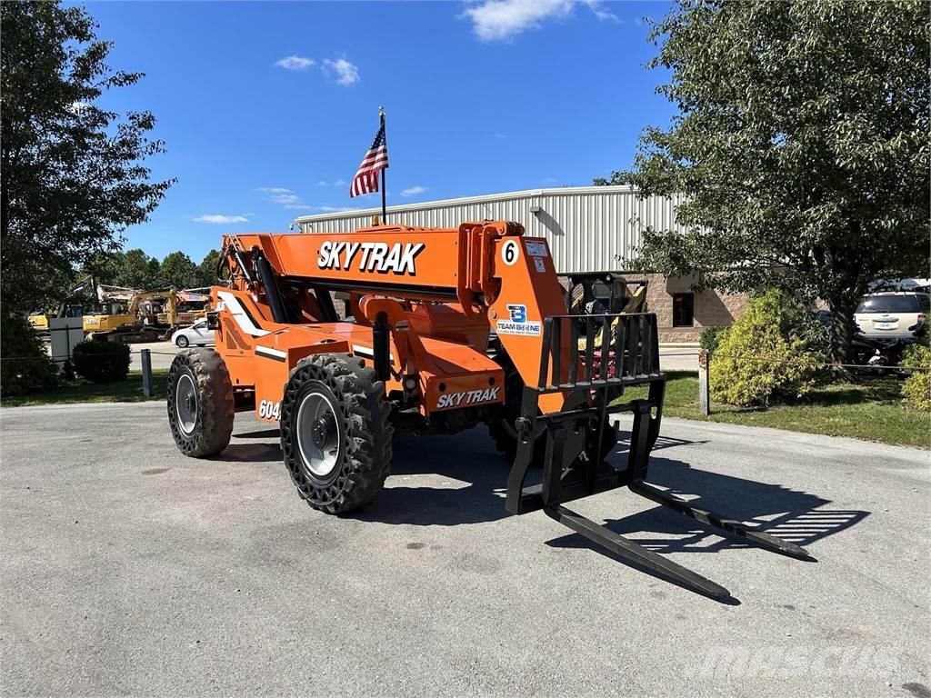 SkyTrak 6042 Telescopic handlers