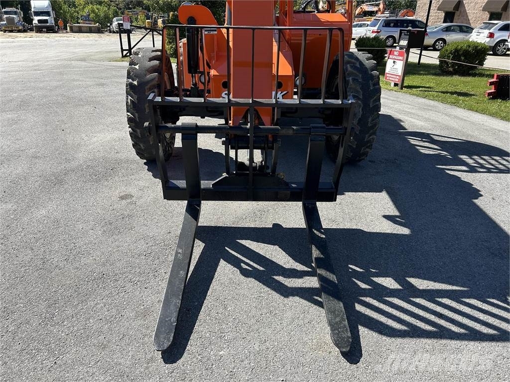 SkyTrak 6042 Telescopic handlers