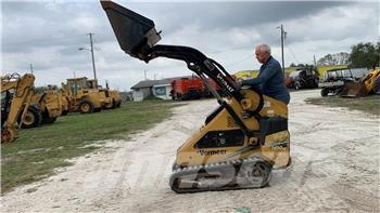 Vermeer S650TX لوادر انزلاقية التوجيه