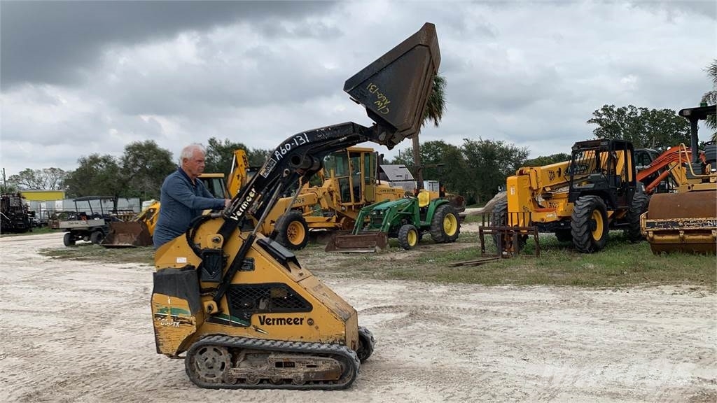Vermeer S650TX لوادر انزلاقية التوجيه