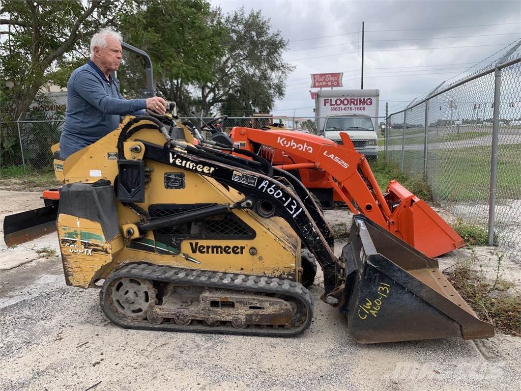 Vermeer S650TX لوادر انزلاقية التوجيه