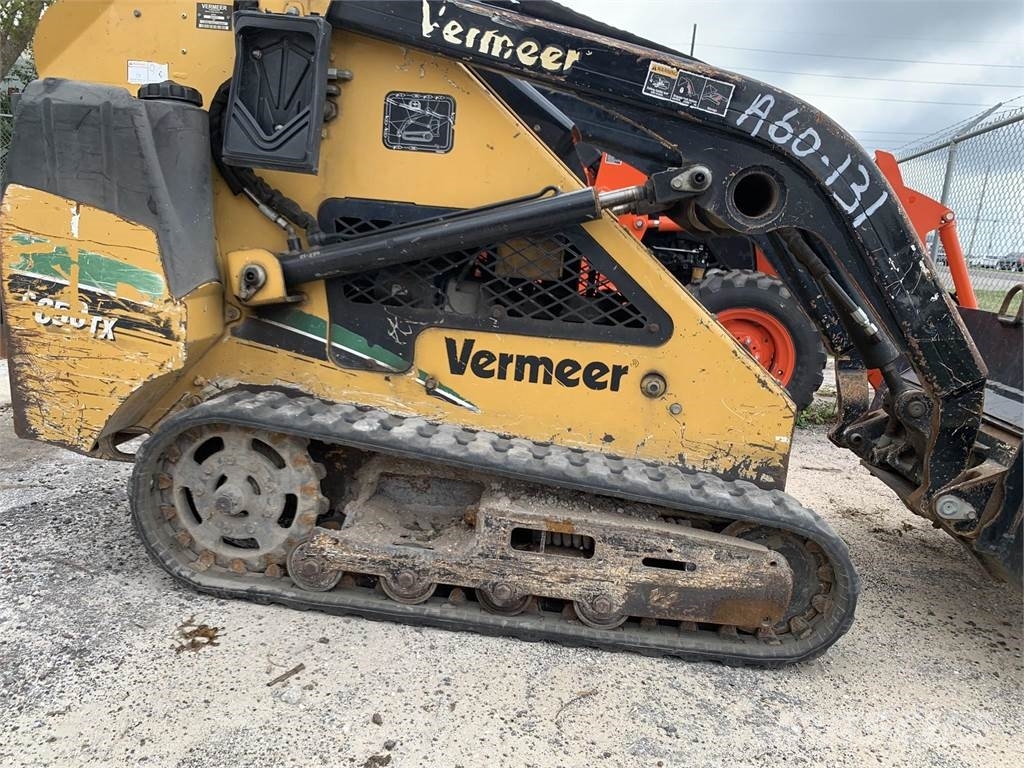 Vermeer S650TX لوادر انزلاقية التوجيه