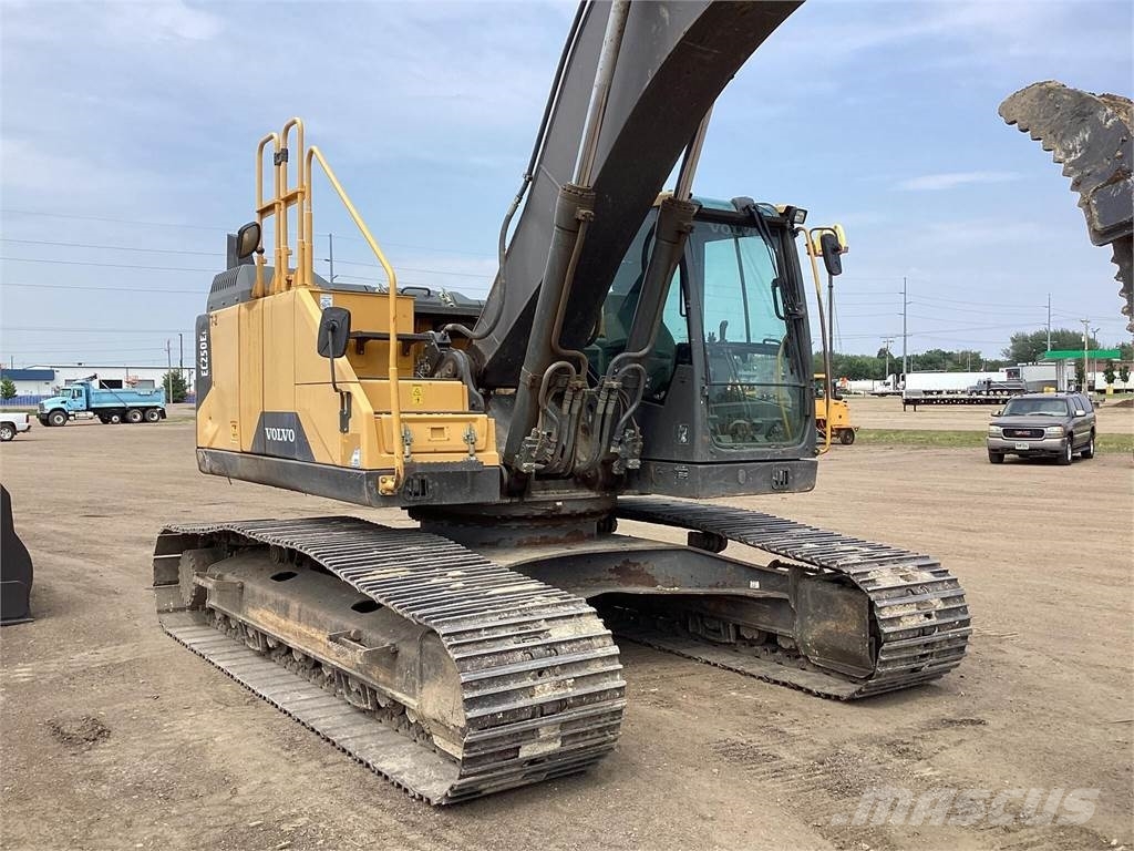 Volvo EC250EL 대형 굴삭기 29톤 이상