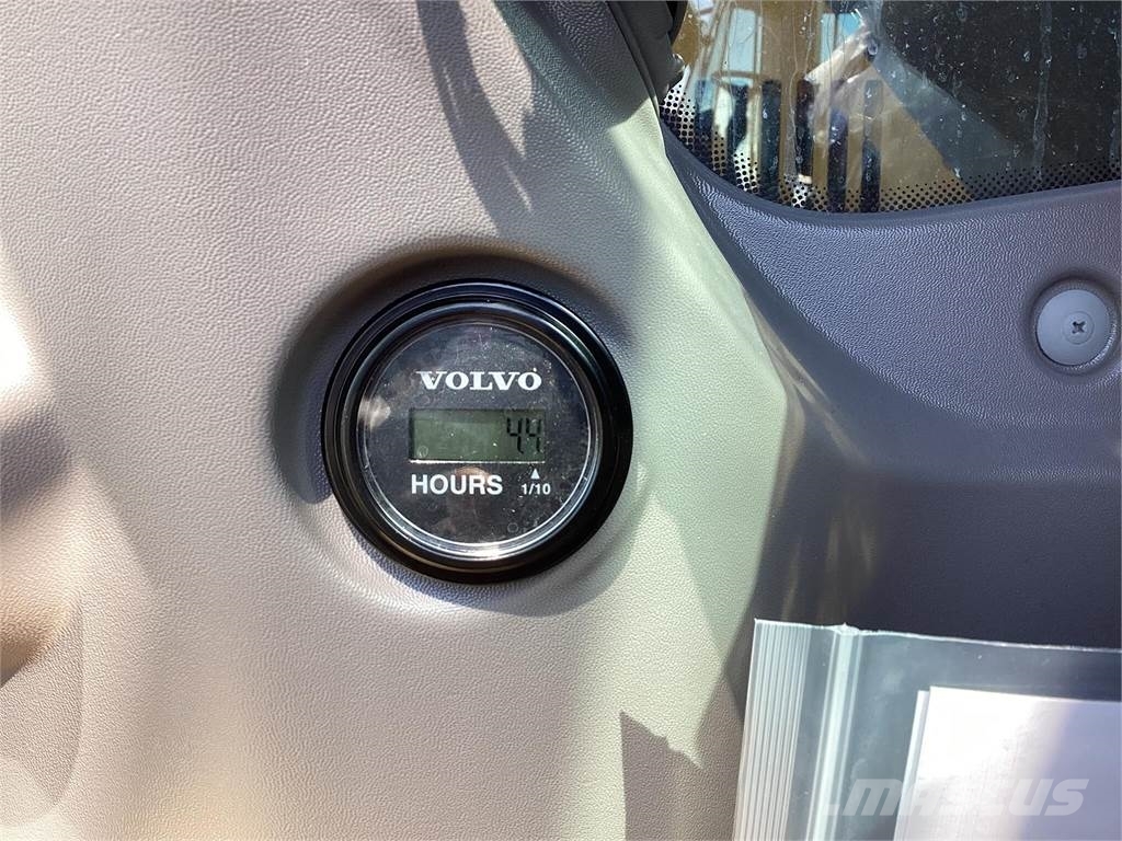Volvo ECR145EL 대형 굴삭기 29톤 이상