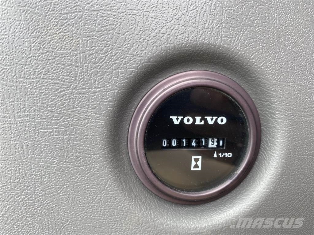 Volvo ECR88D 대형 굴삭기 29톤 이상