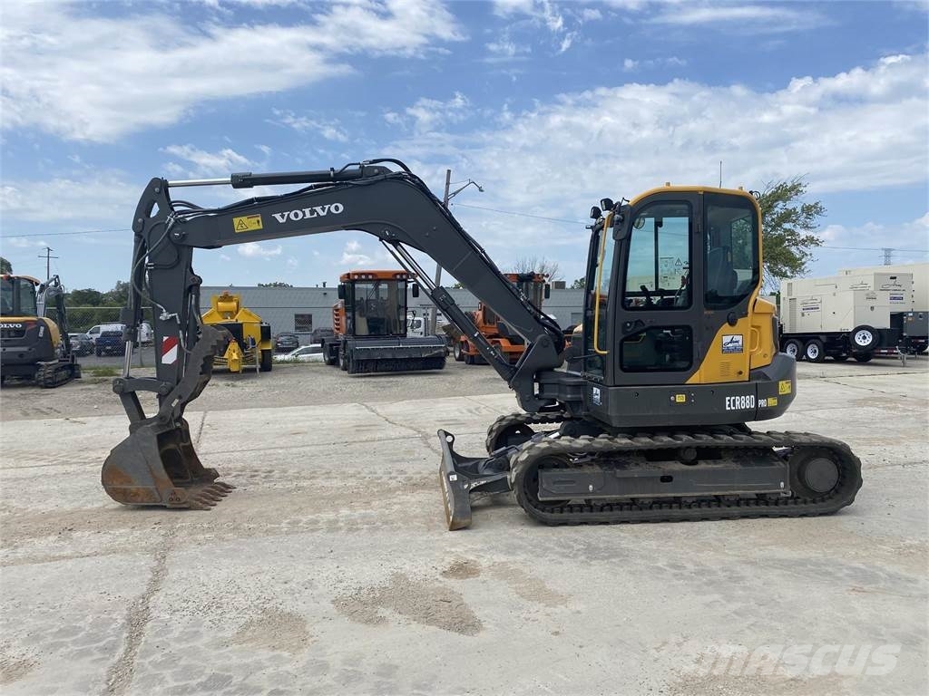 Volvo ECR88D 대형 굴삭기 29톤 이상