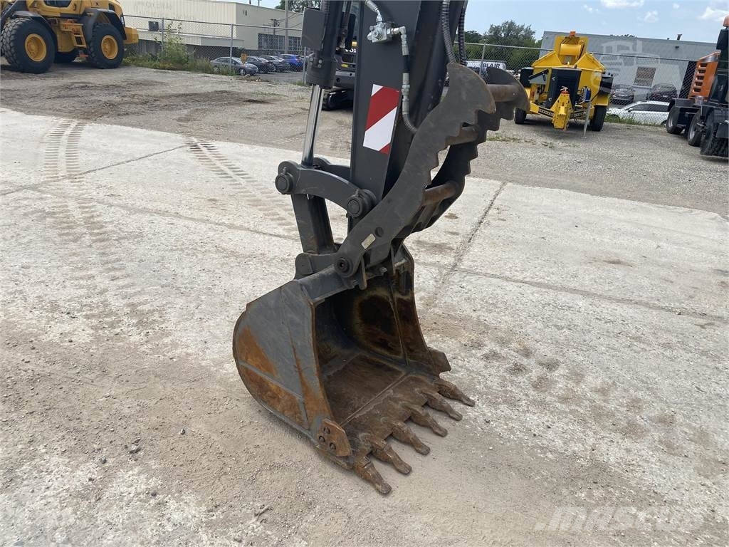 Volvo ECR88D 대형 굴삭기 29톤 이상
