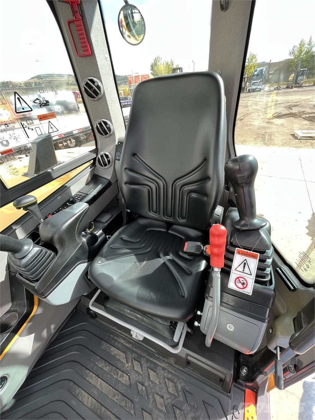 Volvo ECR88D 대형 굴삭기 29톤 이상