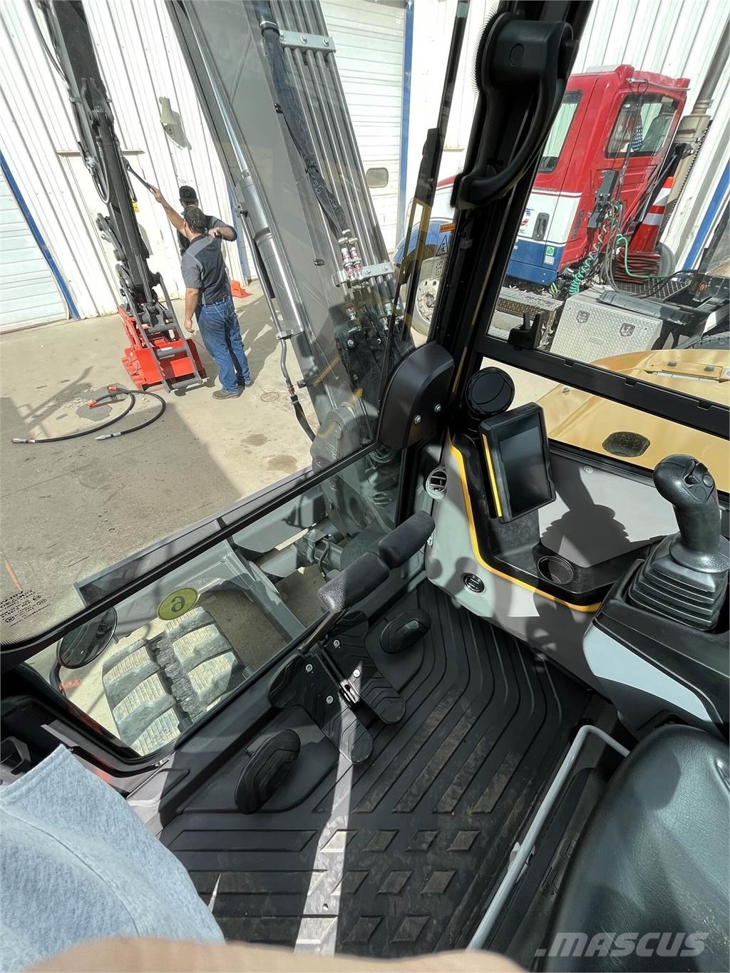 Volvo ECR88D 대형 굴삭기 29톤 이상