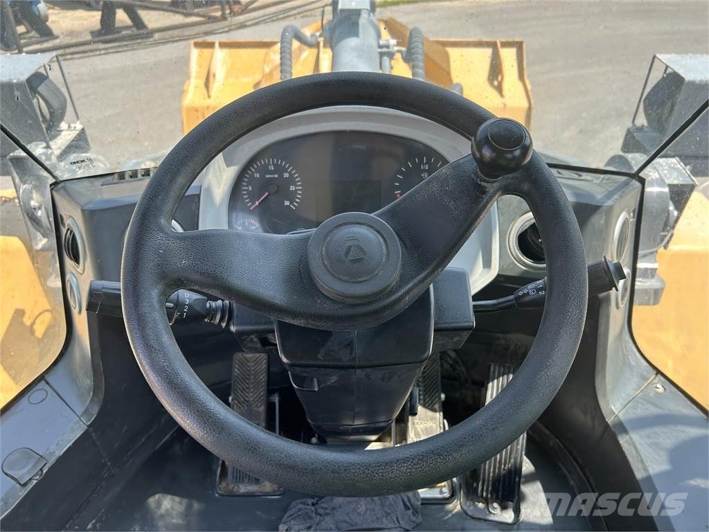 XCMG XC948 Фронтальные погрузчики