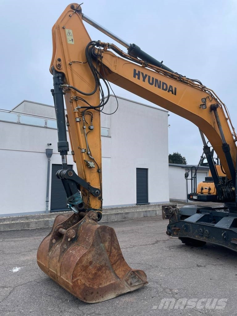 Hyundai HW 210 A Excavadoras de ruedas