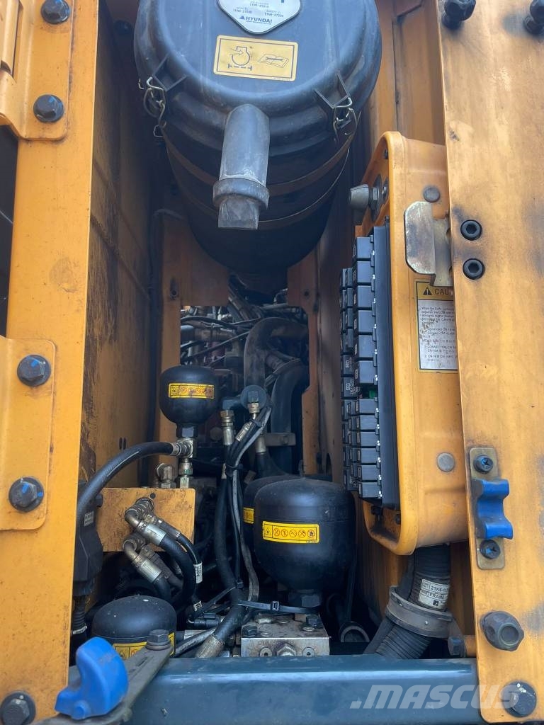 Hyundai HW 210 A Excavadoras de ruedas