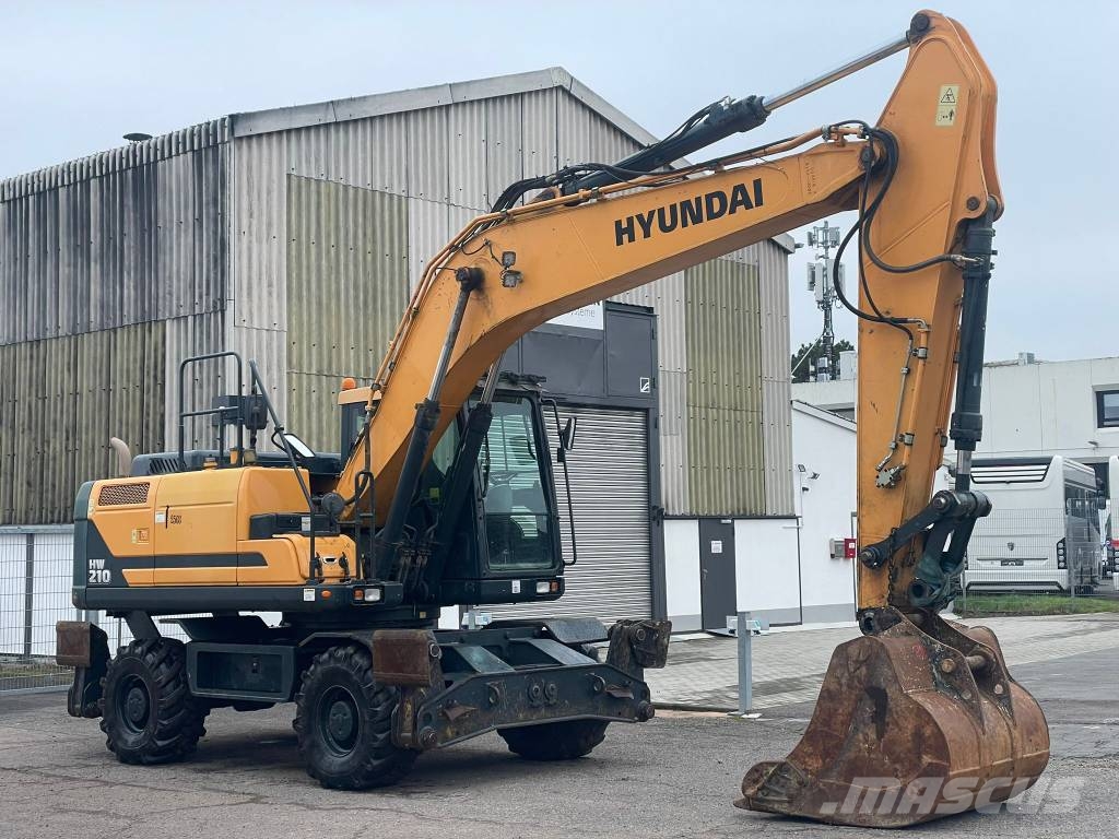 Hyundai HW 210 A Excavadoras de ruedas