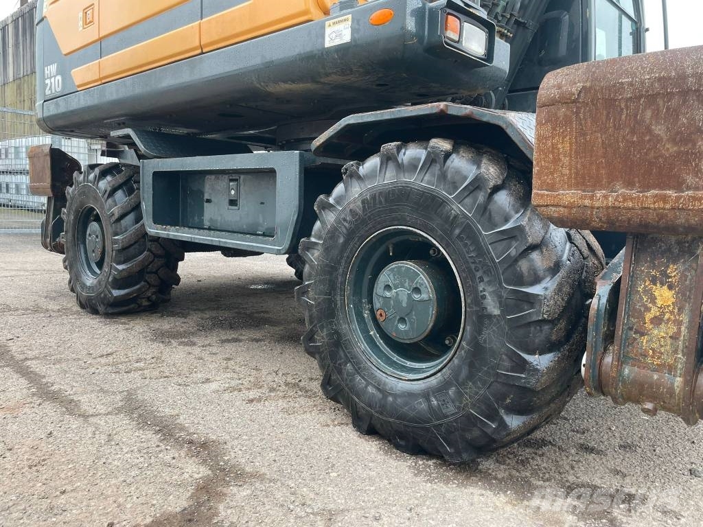 Hyundai HW 210 A Excavadoras de ruedas