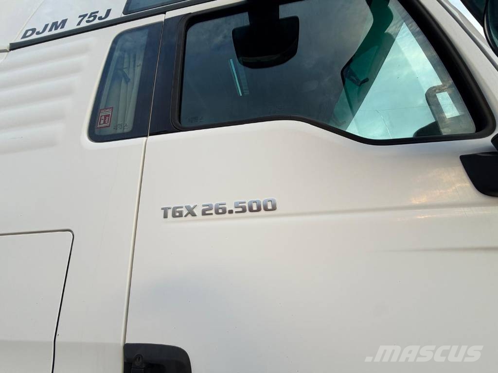MAN TGX 26.500 6X2 Vetopöytäautot