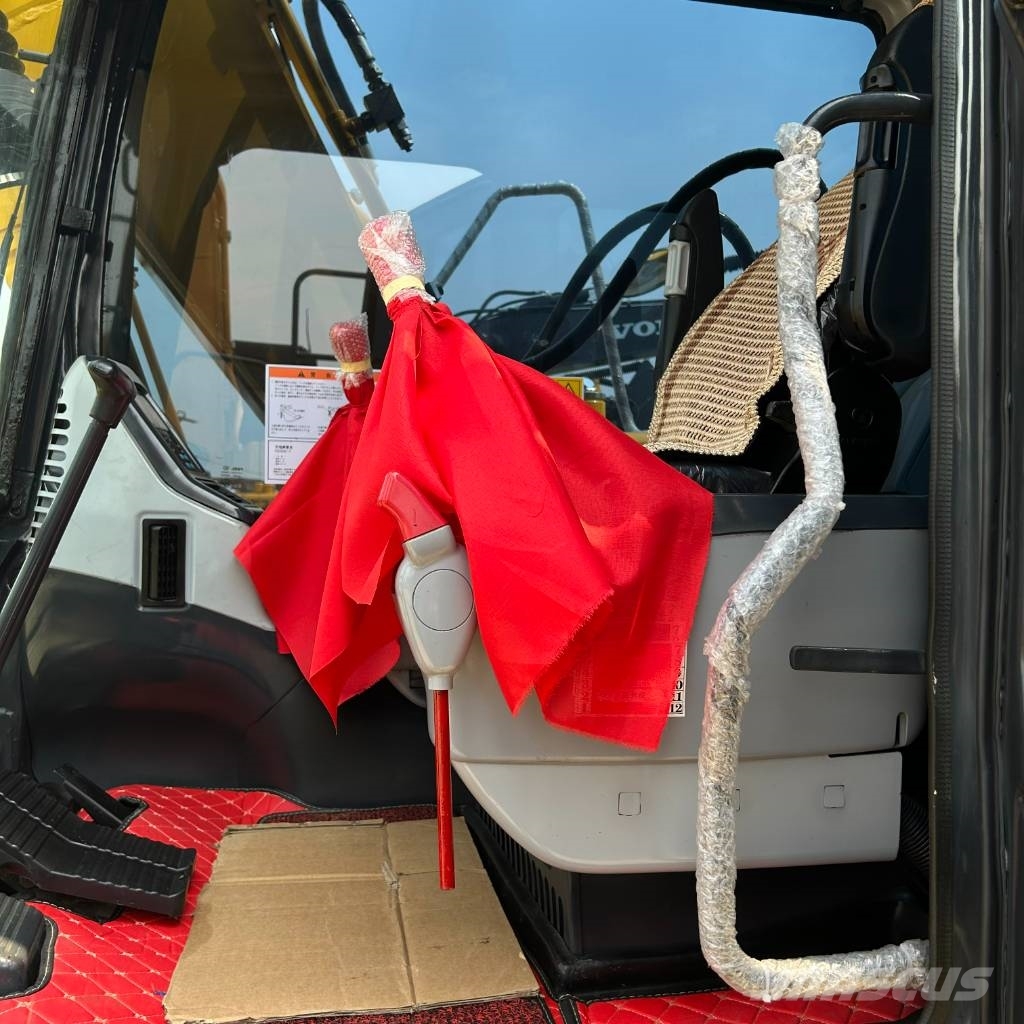 Komatsu 130 Εκσκαφείς με ερπύστριες