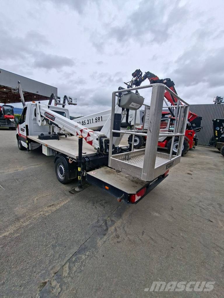 VERSALIFT VTX 240 Autoplošiny