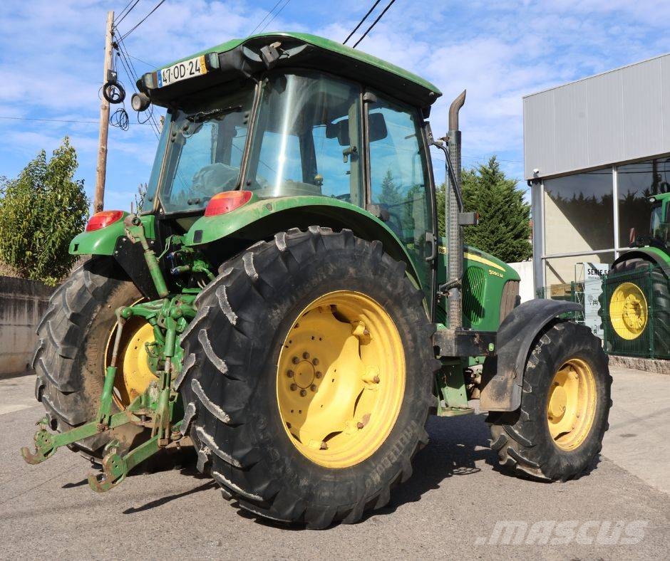John Deere 5090 M Traktoren