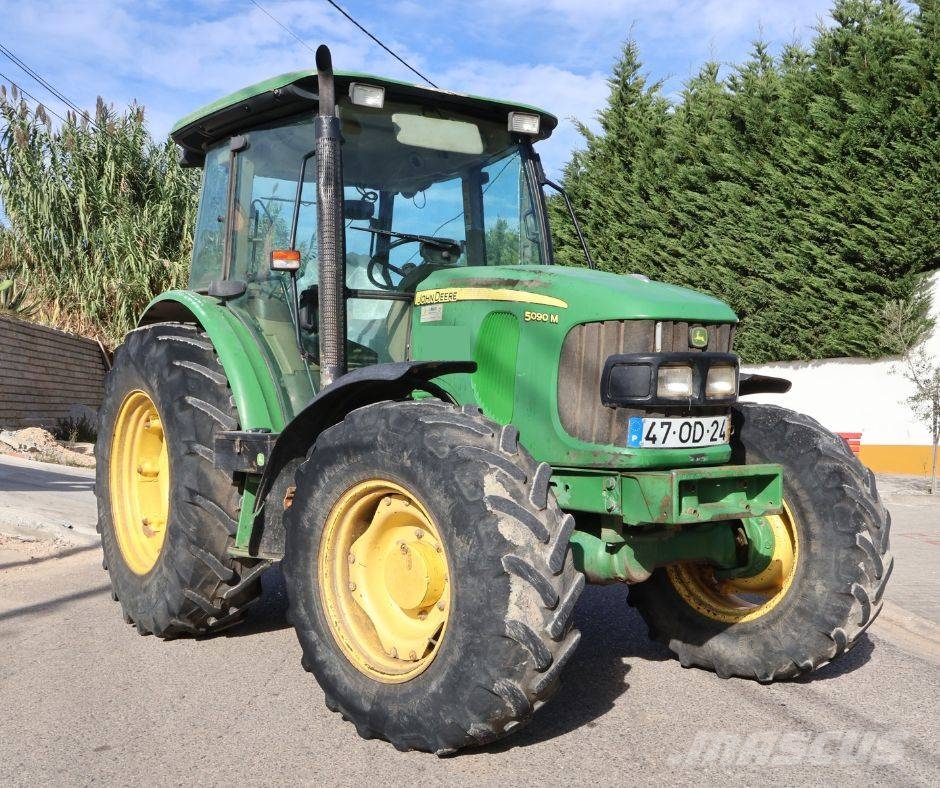 John Deere 5090 M Traktoren
