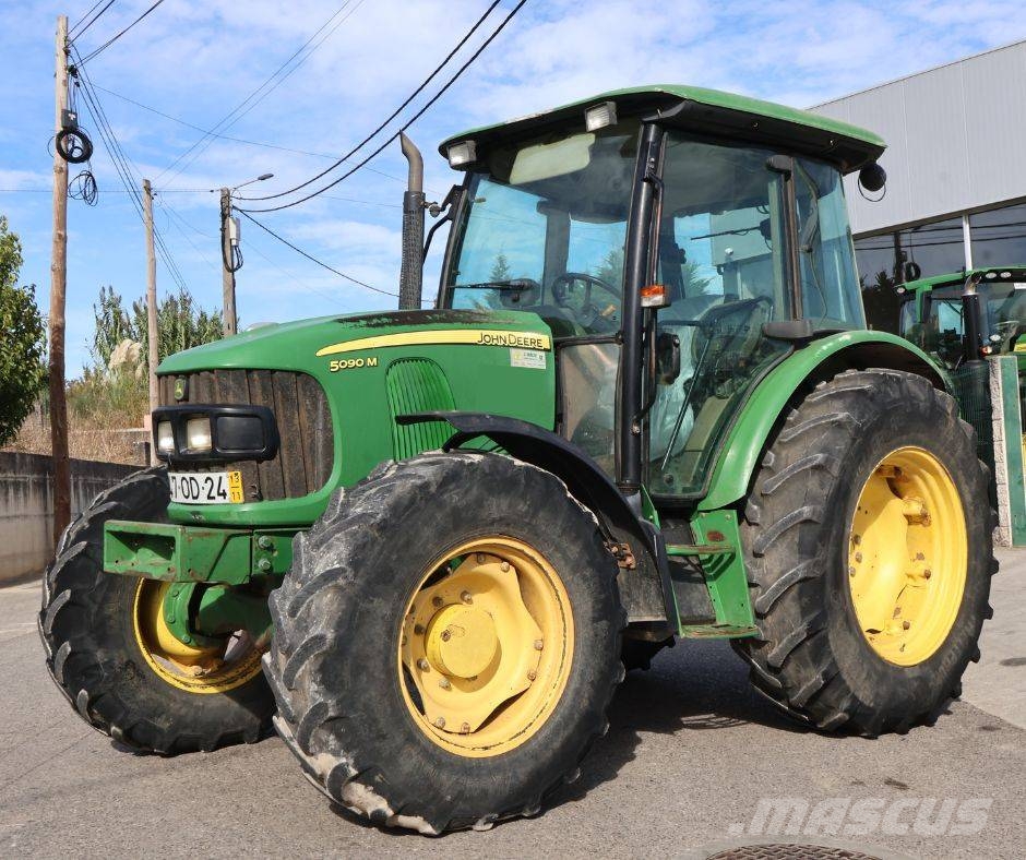 John Deere 5090 M Traktoren