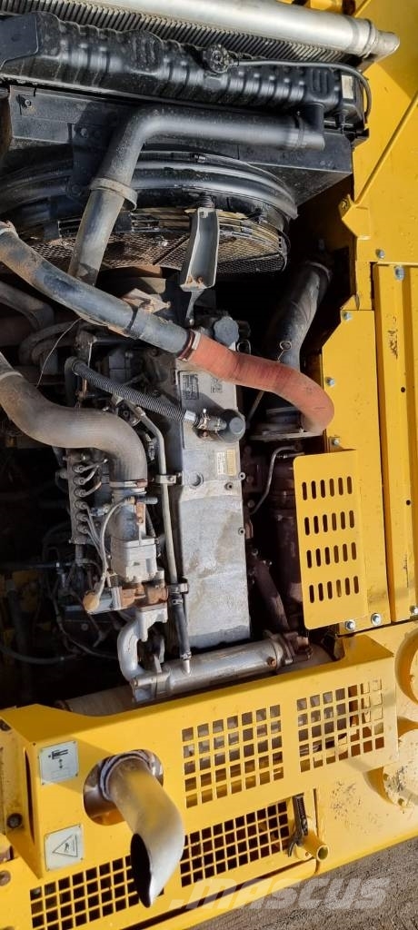 New Holland E 385 Raupenbagger
