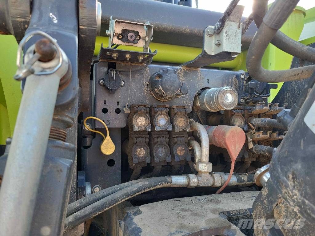 CLAAS Xerion 5000 Trac TS Трактори