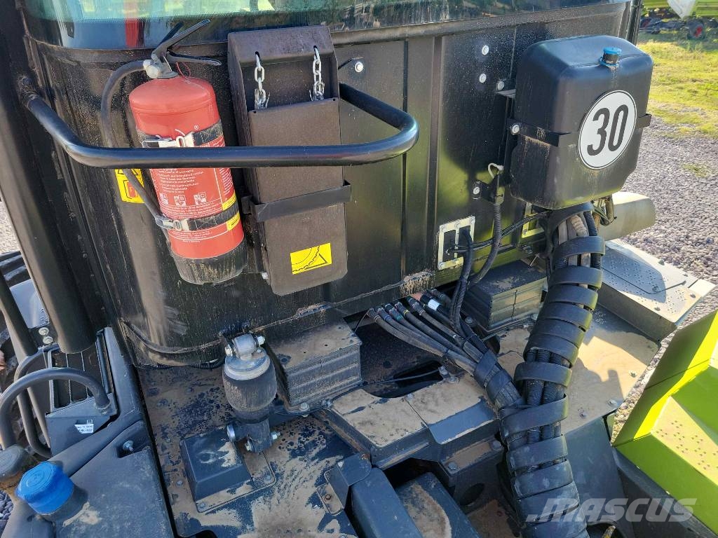 CLAAS Xerion 5000 Trac TS Трактори