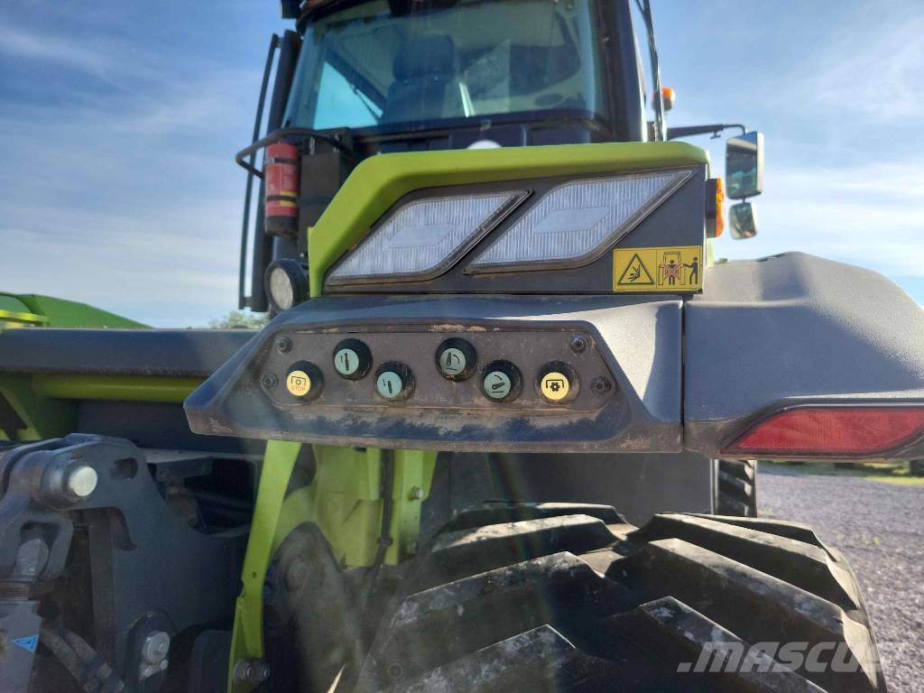 CLAAS Xerion 5000 Trac TS Трактори