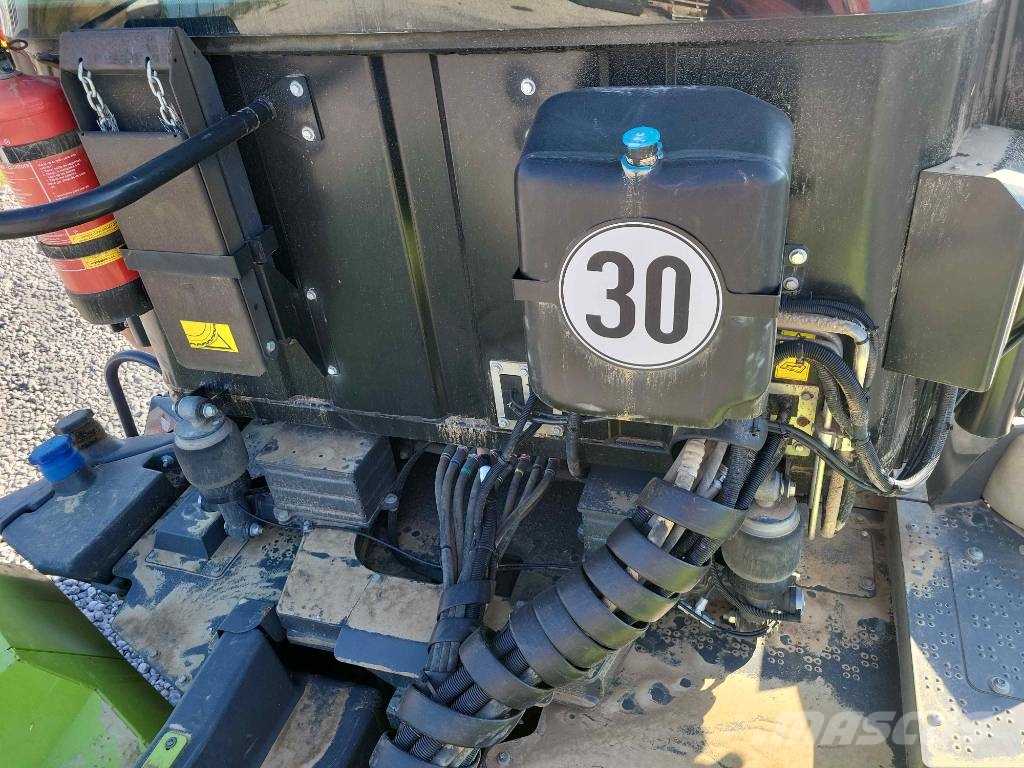 CLAAS Xerion 5000 Trac TS Трактори