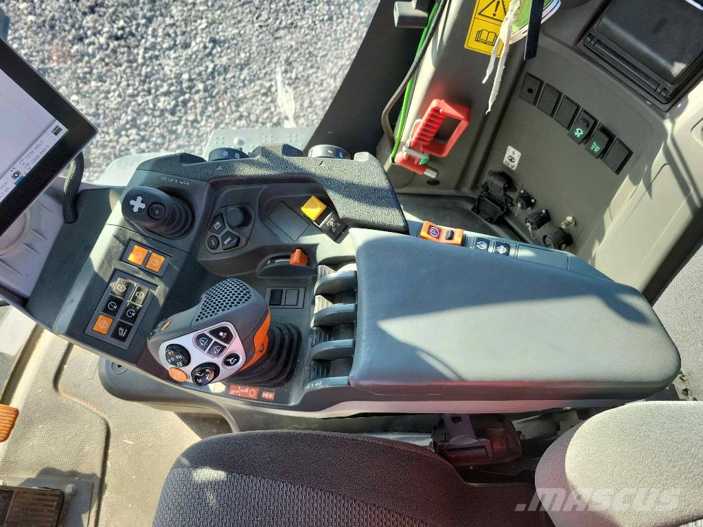 CLAAS Xerion 5000 Trac TS Трактори