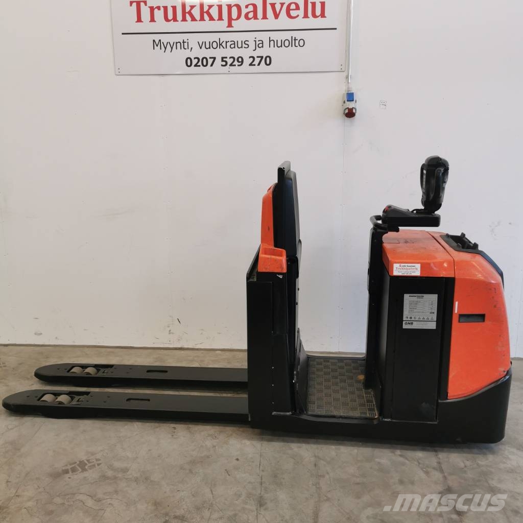 BT OSE 250 P Low lift order pickers