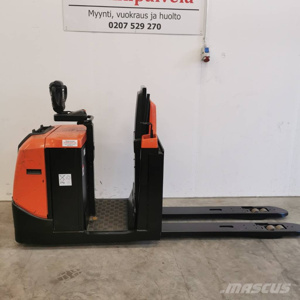 BT OSE 250 P Low lift order pickers