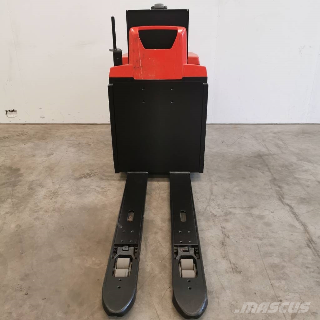 BT OSE 250 P Low lift order pickers