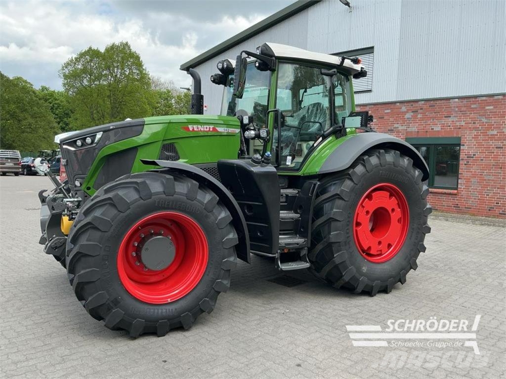 Fendt 942 VARIO GEN7 PROFI PLUS Traktoren
