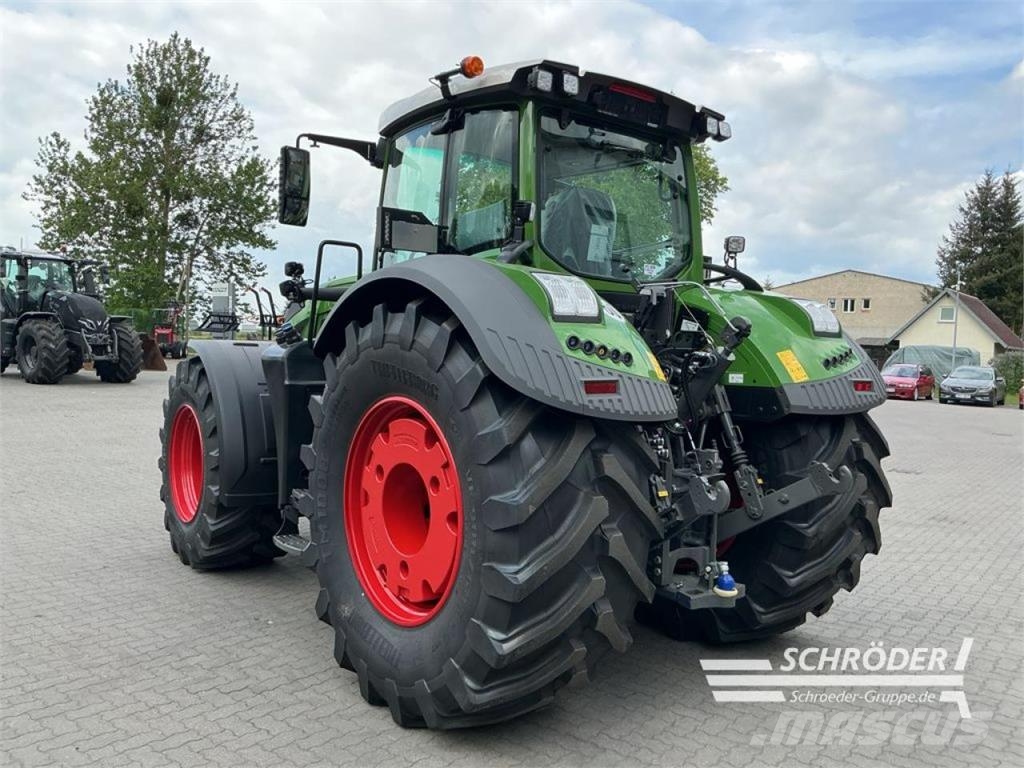 Fendt 942 VARIO GEN7 PROFI PLUS Traktoren