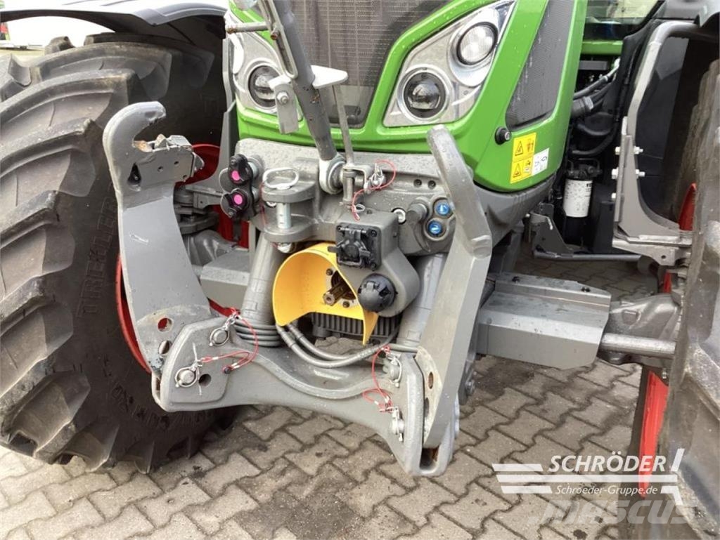 Fendt 724 VARIO GEN6 PROFI PLUS Traktoren