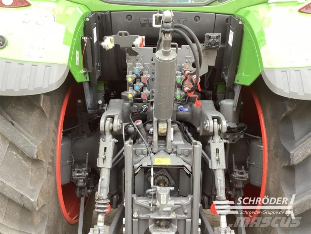 Fendt 724 VARIO GEN6 PROFI PLUS Traktoren