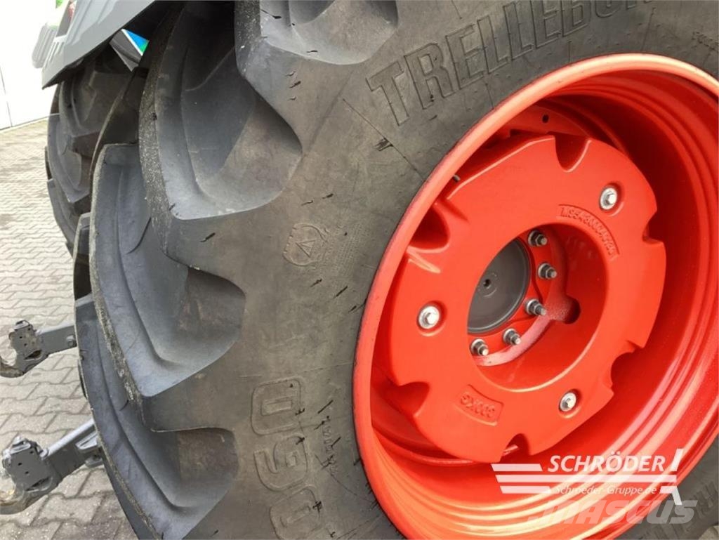 Fendt 724 VARIO GEN6 PROFI PLUS Traktoren