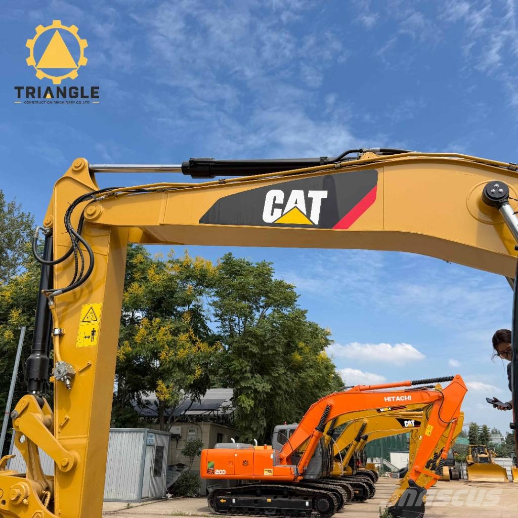 CAT M 320 轮式挖掘机