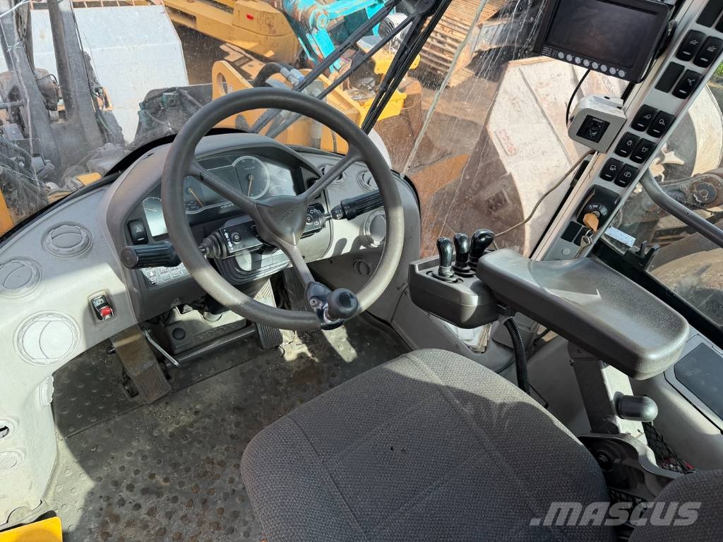 Volvo L 120 H Kolesové nakladače