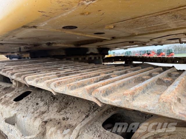 CAT 326 F LN 履带挖掘机