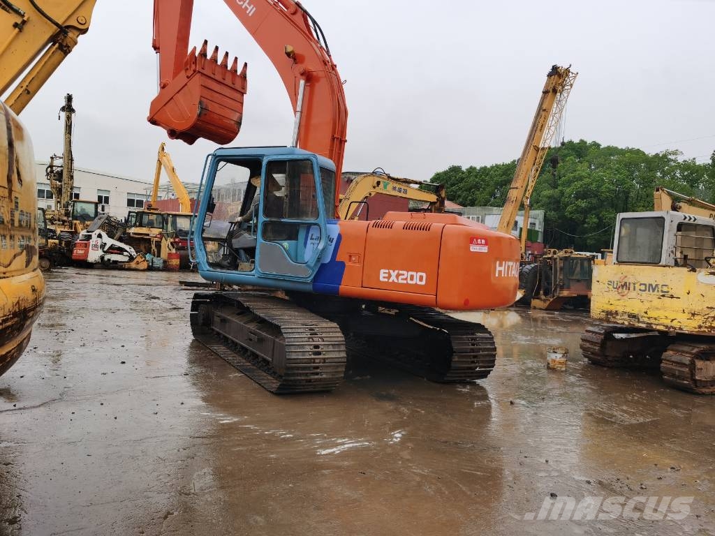 Hitachi EX 200-3 حفارات زحافة